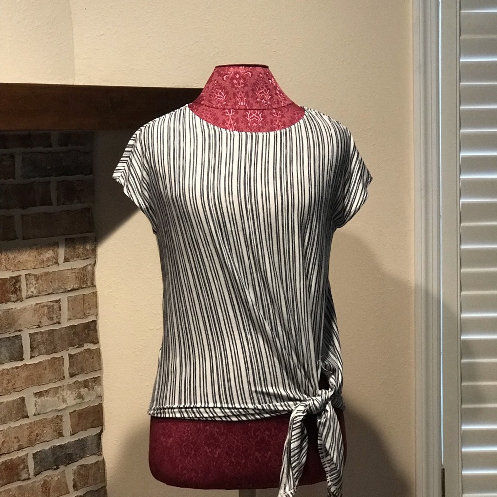 Max Studio Crisp Fashion Angled Top